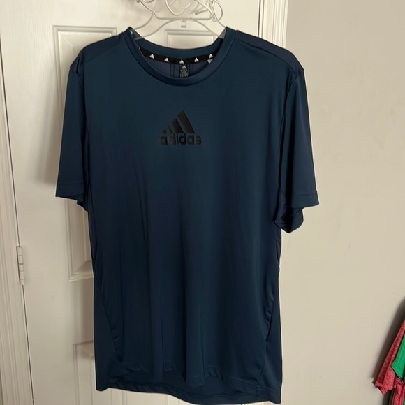 Adidas T-shirt - Picture 1 of 2